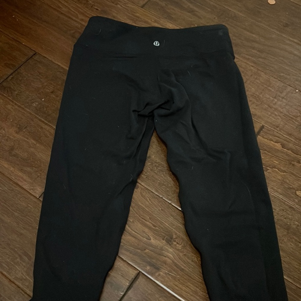 Reversible black/grey lululemons